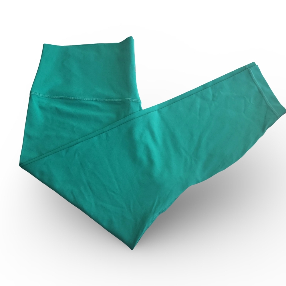 Lululemon Green capri leggings Size 18